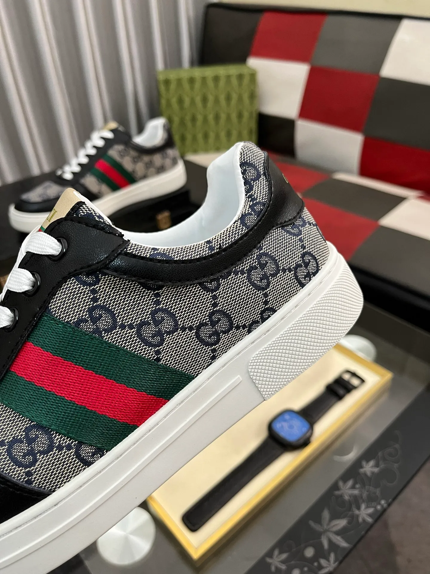 Men's Men's Shoes💰440⌚️⌚️【GUCCI】Gucci men's latest white shoe series casual shoes! The official website is built 1:1. Upper: Made of imported cowhide, with electric embroidery ➕Inner lining: Made of high-quality first-layer pigskin, soft and comfortable. Picky material selection and exquisite workmanship give you the best enjoyment. Size: 38-44 yards, 3️⃣ colors available.